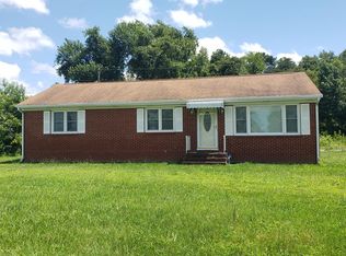 1894 Threeway Rd, Warsaw, VA 22572