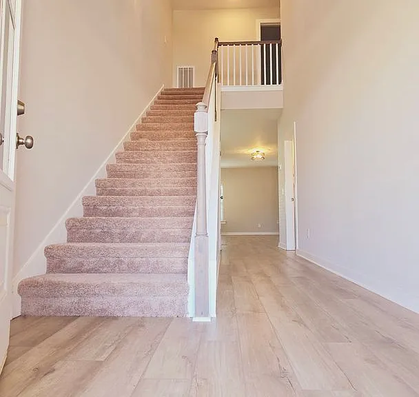 2122 Ellsworth Loop Rd — Photo 2