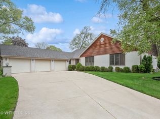 911 Countryside Ct, Glenview, IL