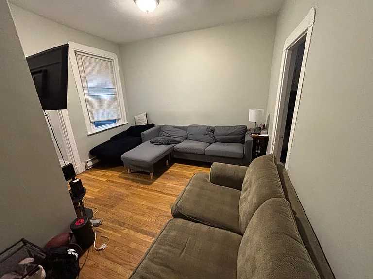 9 Noyes Pl #3 — Photo 2