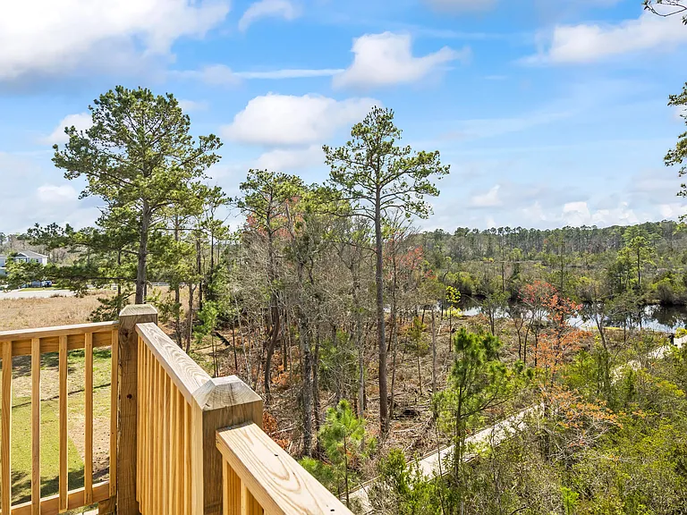 208 Broadleaf Dr — Photo 31