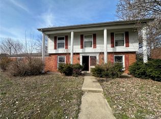 1319 Springfield Dr, Belleville, IL 62221