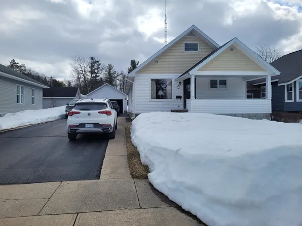 1021 Maple St, Rogers City, MI 49779