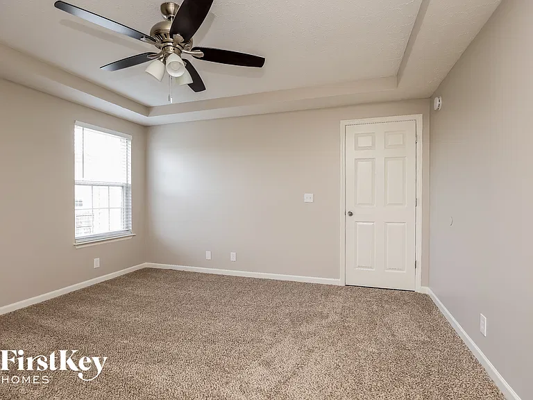 1304 Sunray Dr — Photo 10