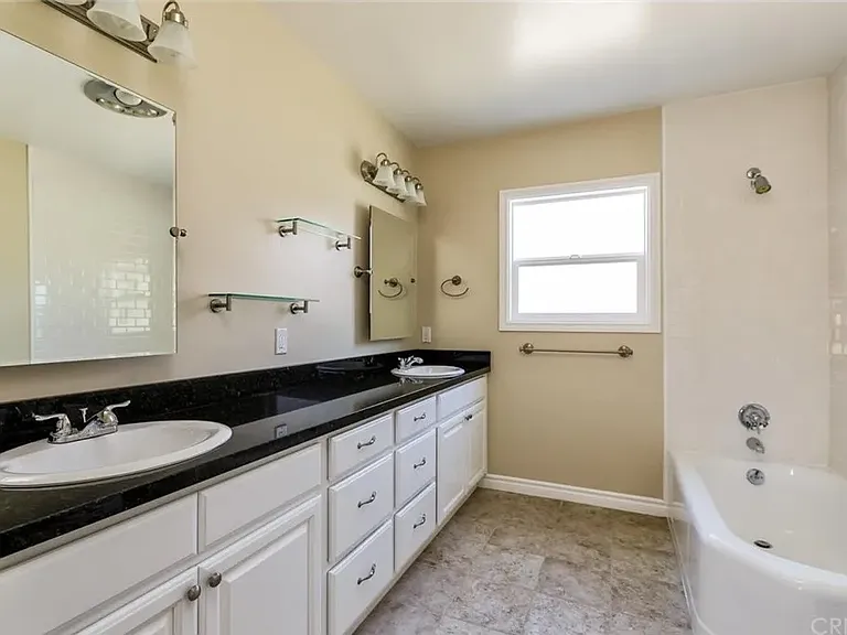 15521 Plummer St — Photo 9