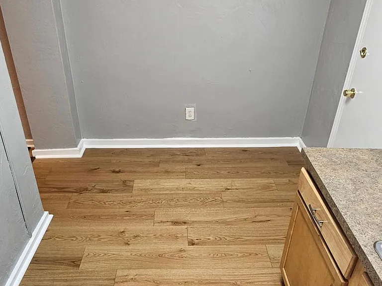 206 Stratford Ave #7 — Photo 6