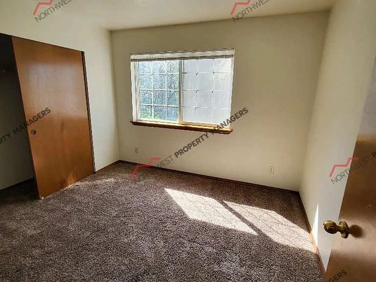 1268 State Route 505 — Photo 15