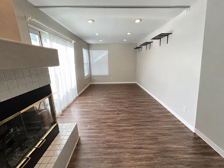 25321 Bowie Ct — Photo 5