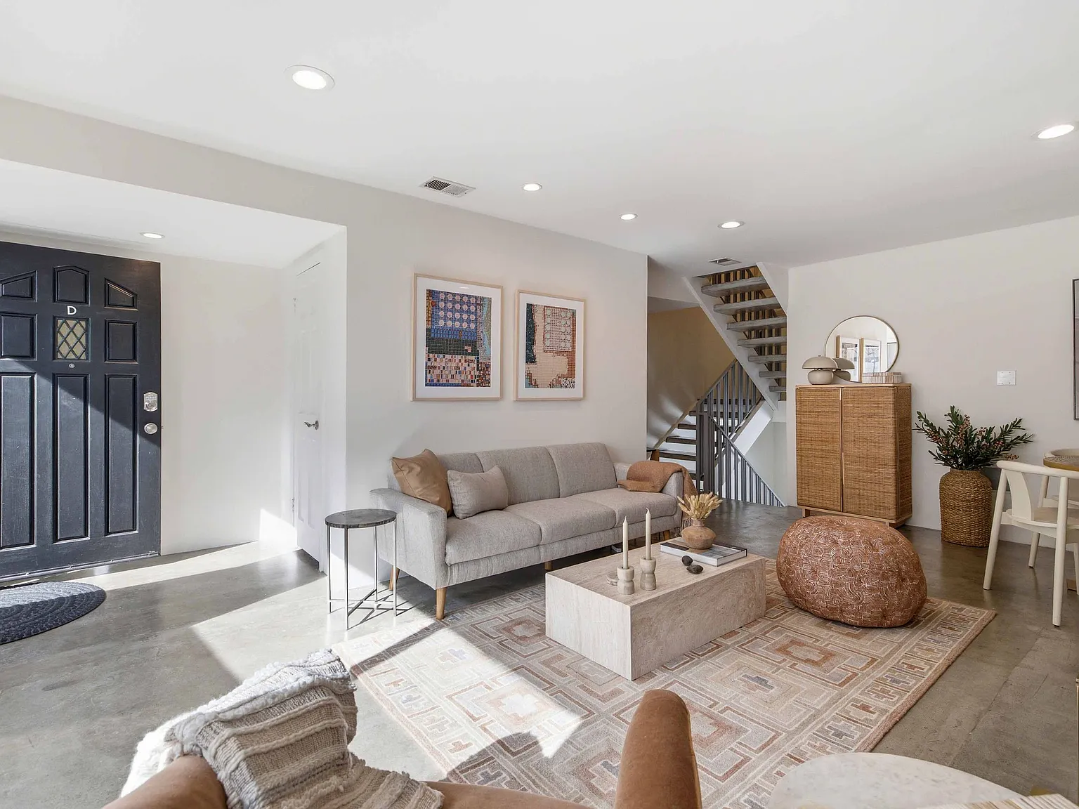 2 bed, 2.5 bath, 1200 sqft, $6,750 — Photo 3