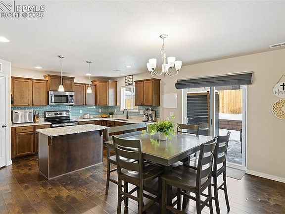 5th image of 7228 New Meadow Dr