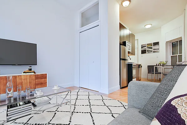 Rented by Platinum Properties | media 8