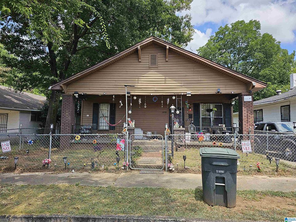 2nd image of 2228 22nd Ave N