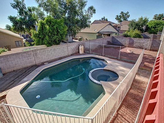 3rd image of 921 S Val Vista Dr Unit 122