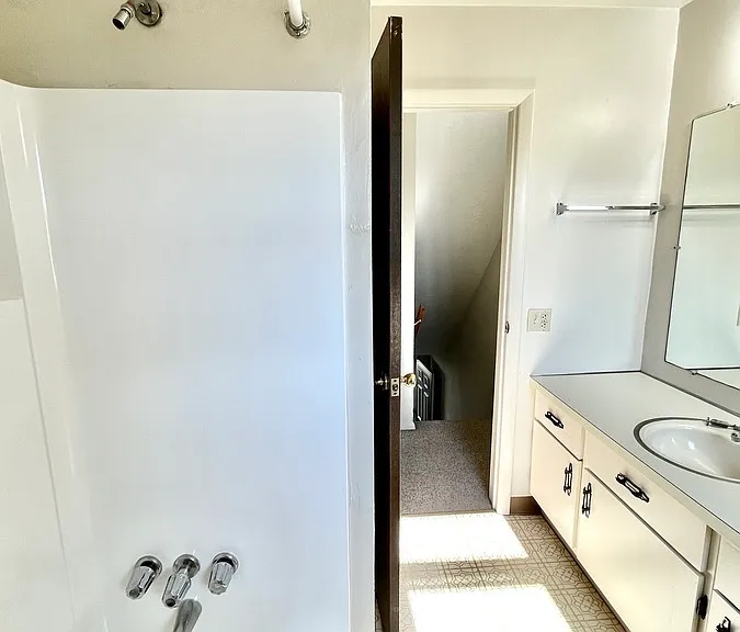 Oak Manor Dr — Photo 28