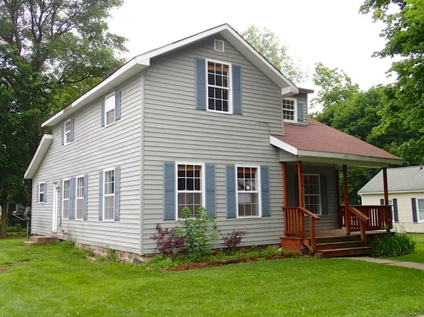 210 Days Ave, Buchanan, MI 49107