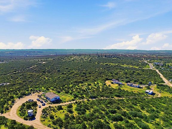 4th image of 909 Tierra De Luna