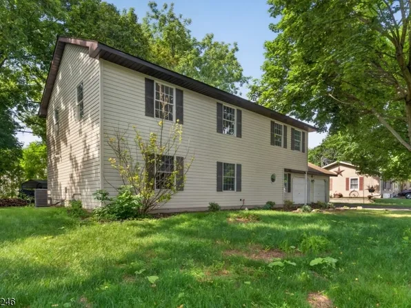 940 Hobson St, Alpha Boro, NJ 08865