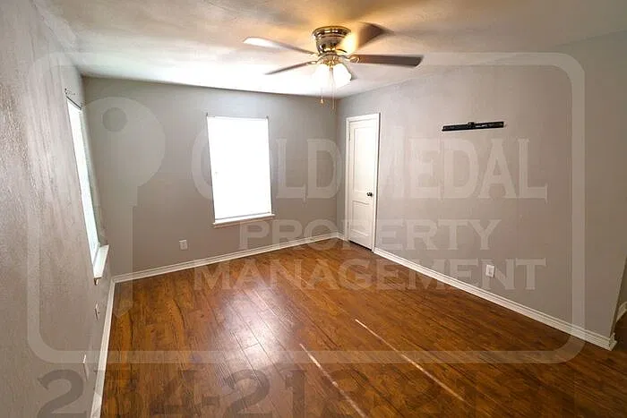 2 bed, 1.0 bath, 857 sqft, $850 — Photo 2