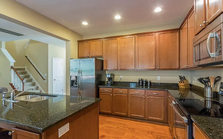 2409 Pear Tree Ln — Photo 5