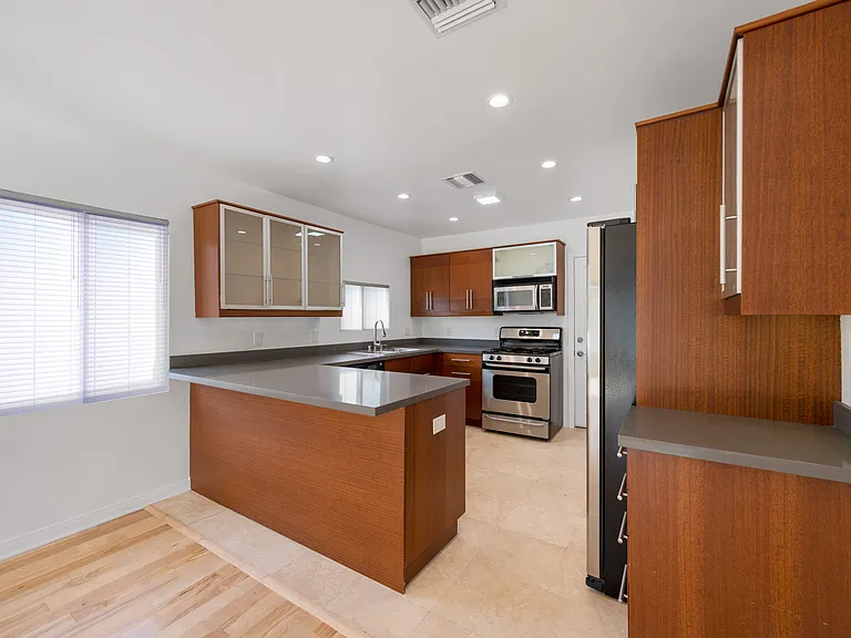 1117 S Cochran Ave #6 — Photo 14