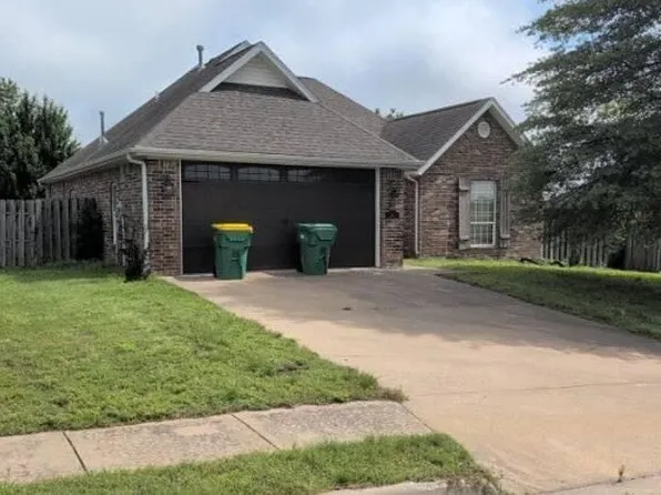 451 Coopers Farm Rd, Centerton, AR 72719