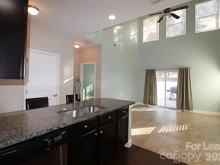 2090 Shady Pond Dr — Photo 8