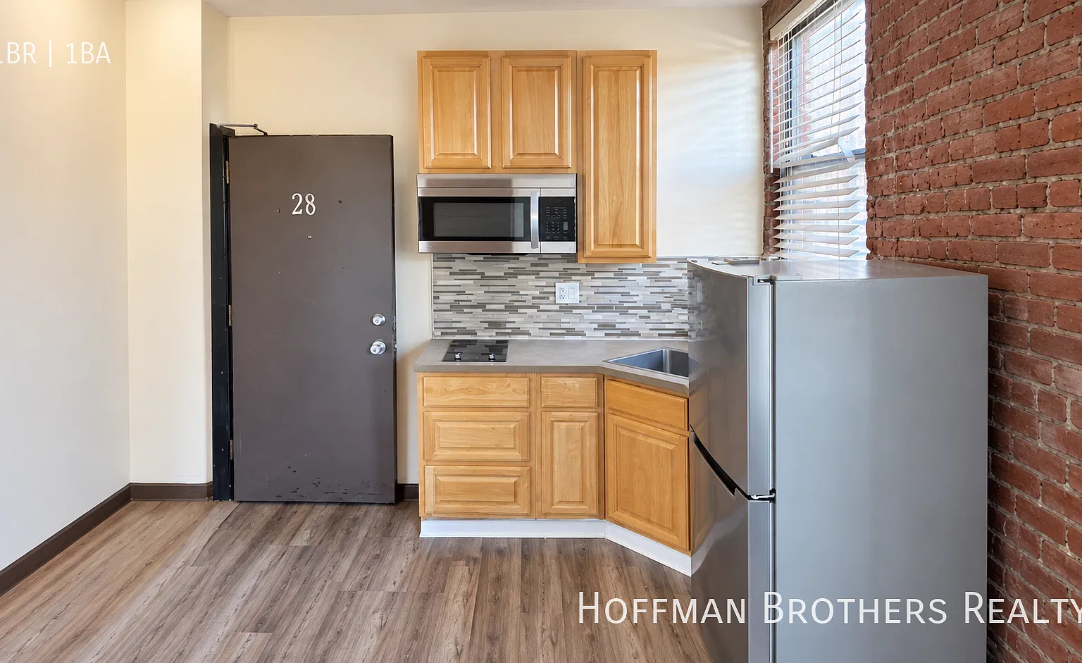 **LA City Vouchers Accepted + No Application Fee** 1BR with Appliances, Water Included & Updated ... — Photo 1