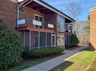 111 Grove St APT 3, West Roxbury, MA 02132