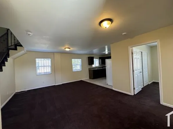 907 E 83rd St #909, Los Angeles, CA 90001