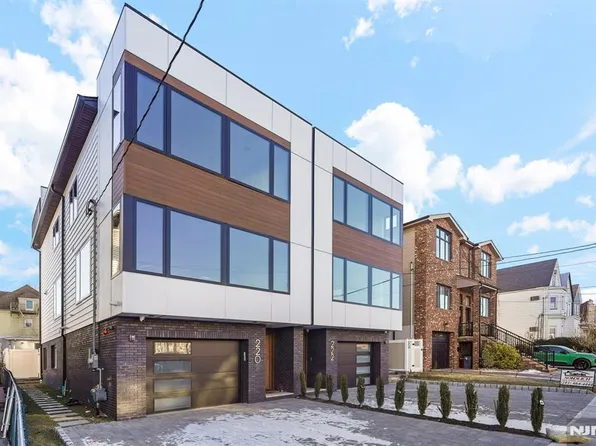 220 Washington Pl, Cliffside Park, NJ 07010