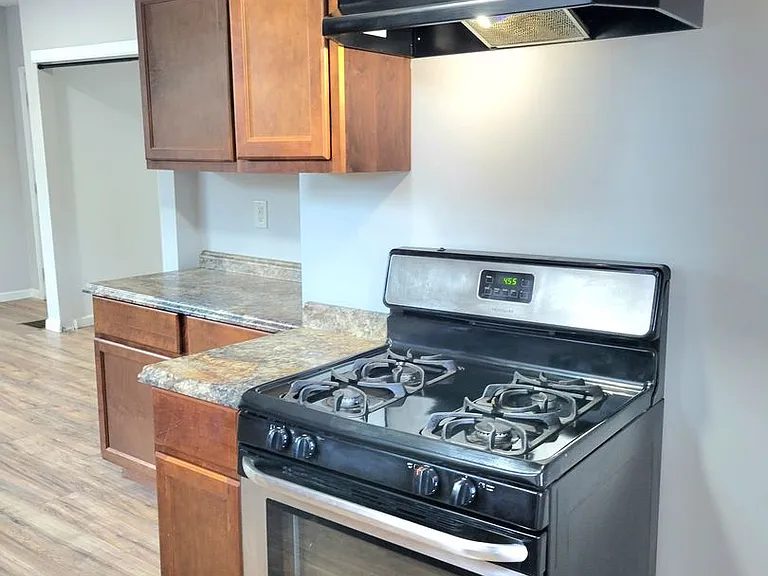 2450 Cleveland Blvd — Photo 10