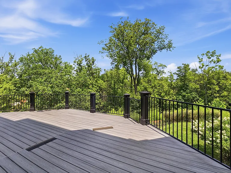 678 Canterbury Dr — Photo 45