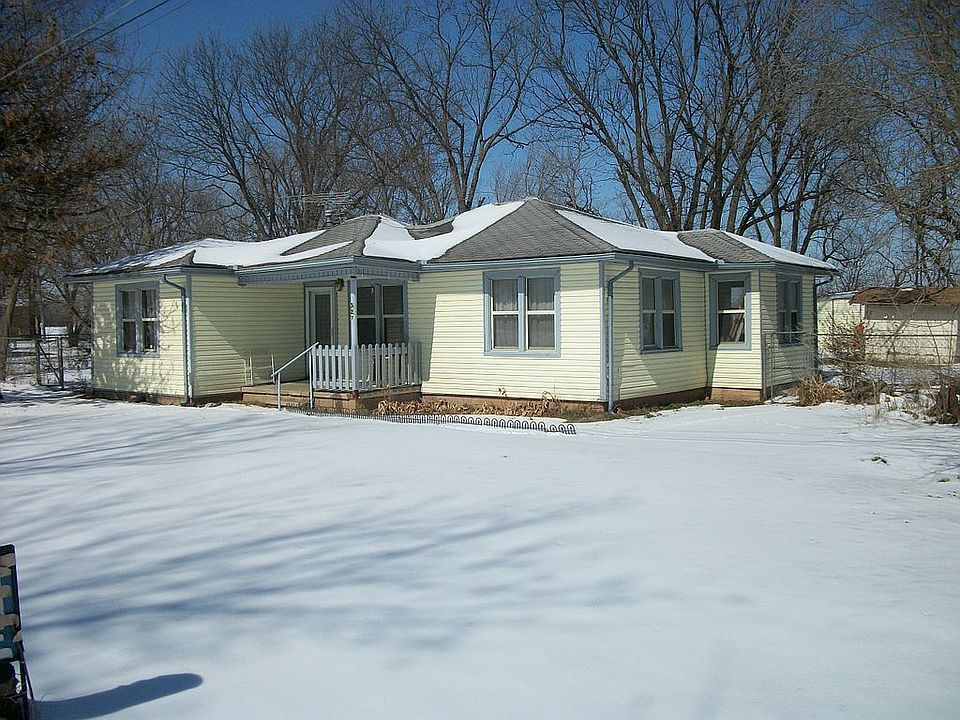 1st image of 327 W Center St