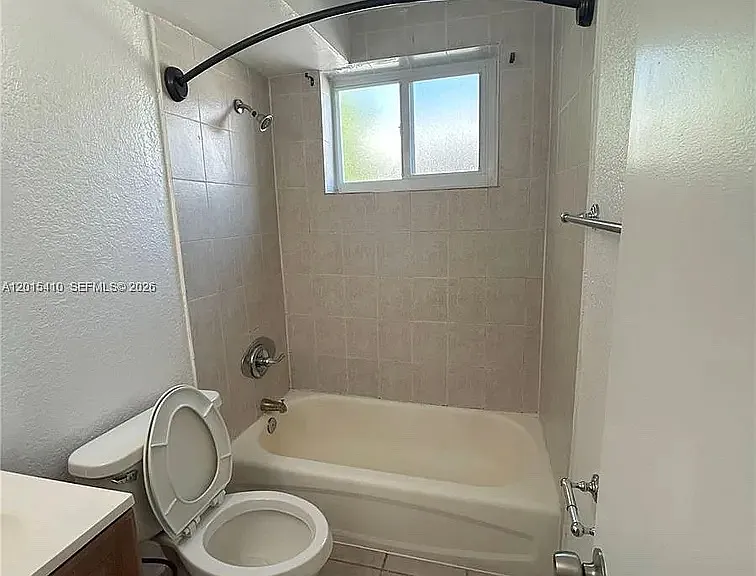 5814 NE 4th Ct #3 — Photo 10