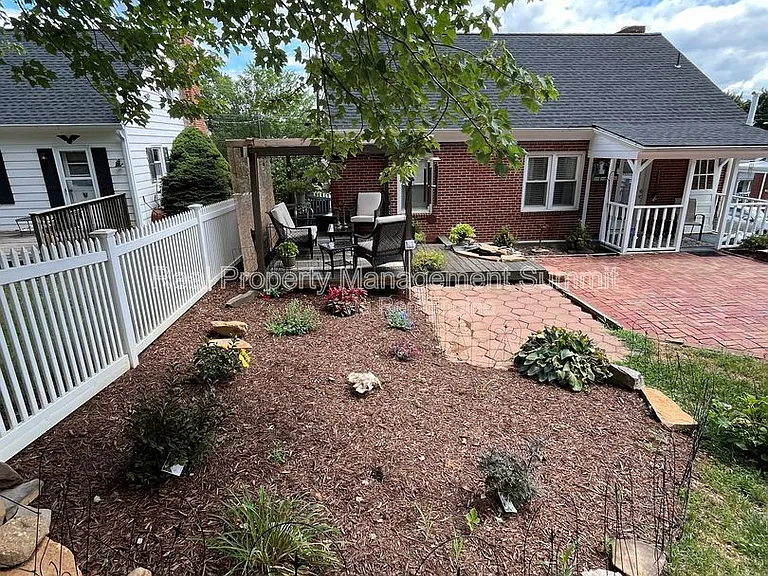 1602 Terrace St — Photo 23