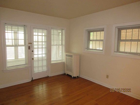 2nd image of 1982 N Prospect Ave APT 1B