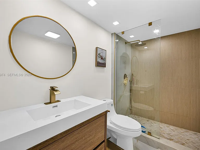 19707 Turnberry Way #17A — Photo 26