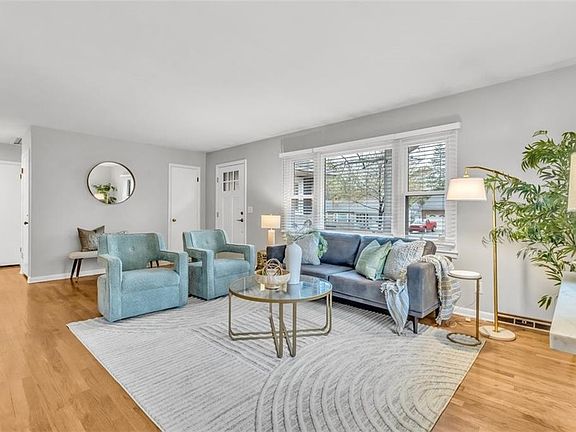 3rd image of 2921 W 49th St