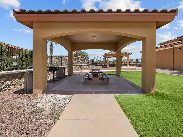 Las Torres Apartments — Photo 29