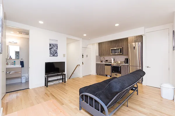 Rented by Green Leaf Management, LLC | media 15