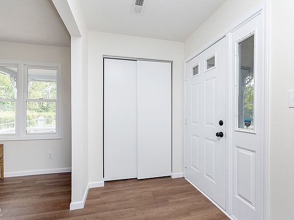 3rd image of 5466 Petersburg Pkwy