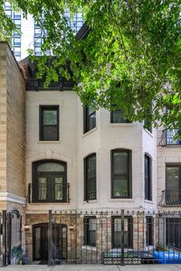 109 W Elm St, Chicago, IL, 60610