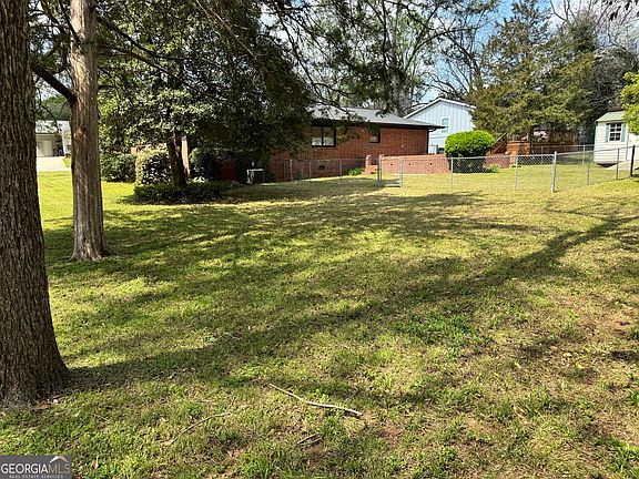 5th image of 3149 Rebecca St SW