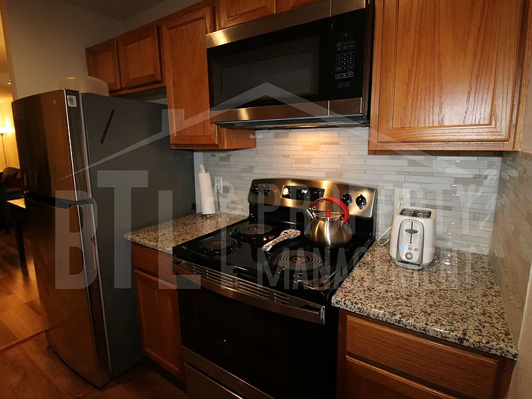 2910 Vineyards Pkwy #4 — Photo 4