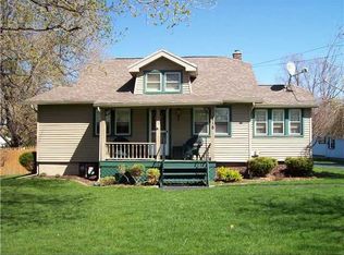 218 Dearcop Dr, Gates, NY 14624