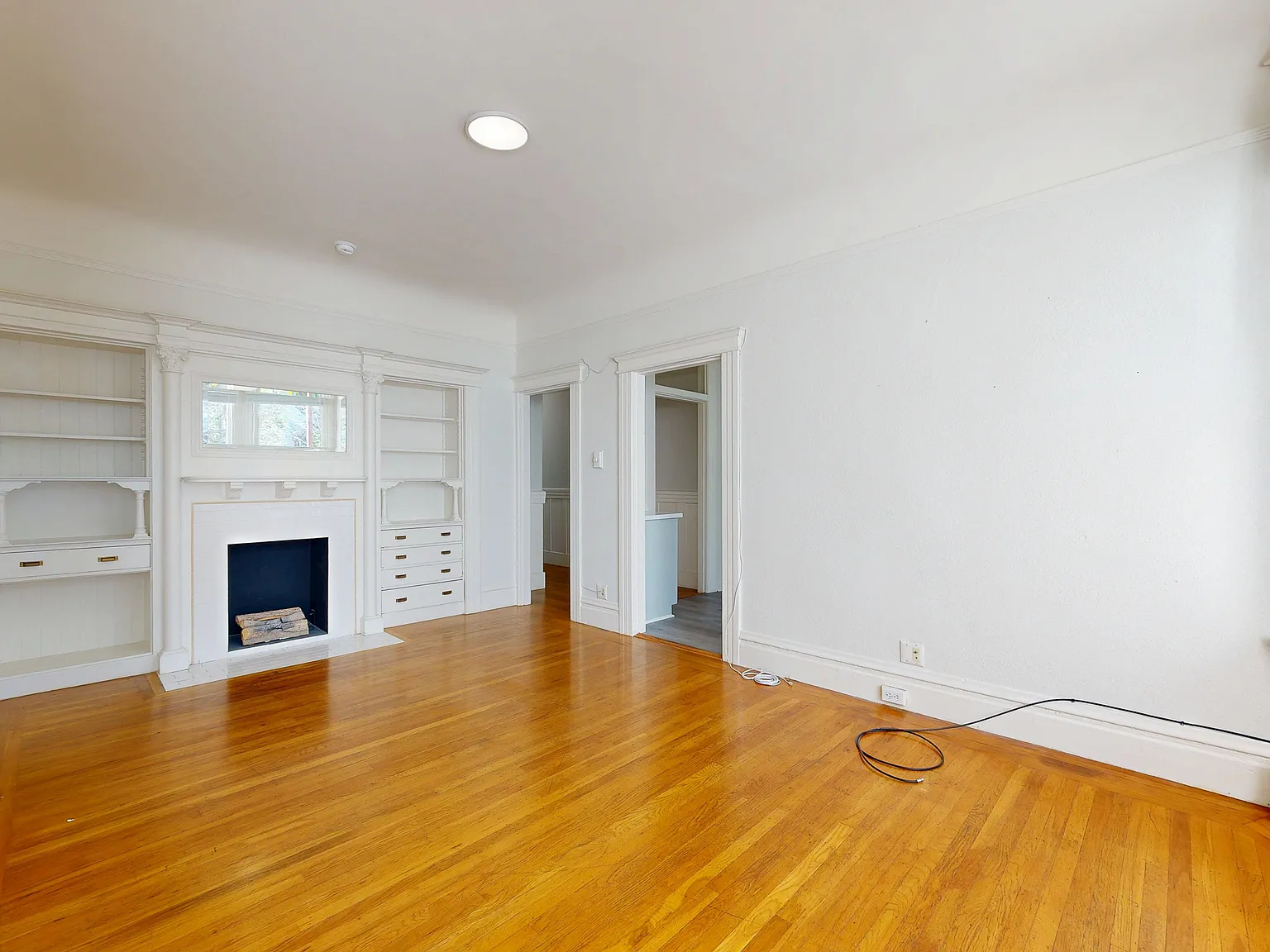 Spacious 3BR with Yard & In-Unit Laundry | Pet Friendly — Photo 3
