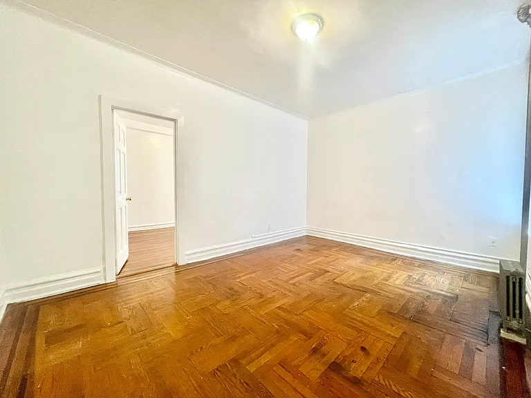 674 47th St #3J — Photo 7