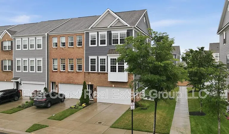 5123 Ironsides Dr — Photo 3