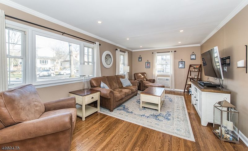 1st image of 90 Sykes Ave