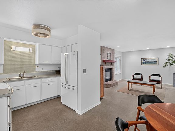 5th image of 8003 Alpine Dr
